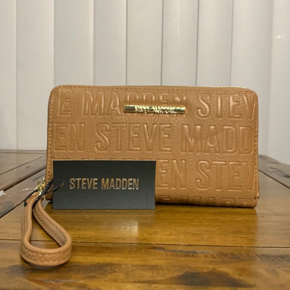 Steve Madden Handbags - Steve Madden Zip Around Wallet Brand New